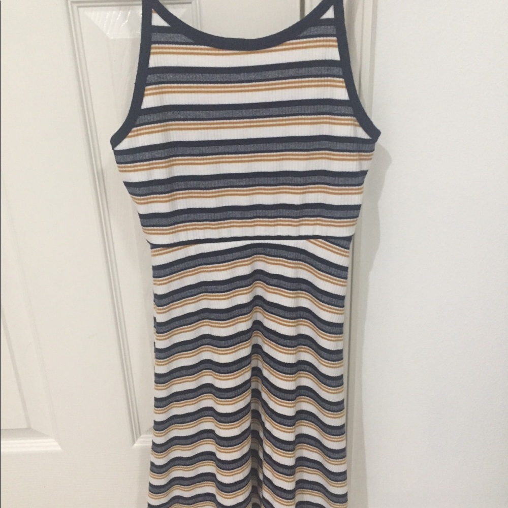 ART CLASS DRESS - Picture 2 of 3